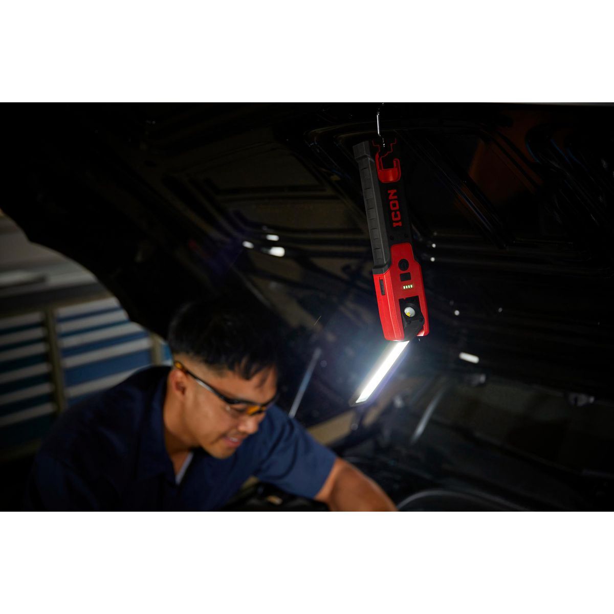 1000 Lumen Dual-Sided Rechargeable Slim Bar Light with UV Inspection C86127