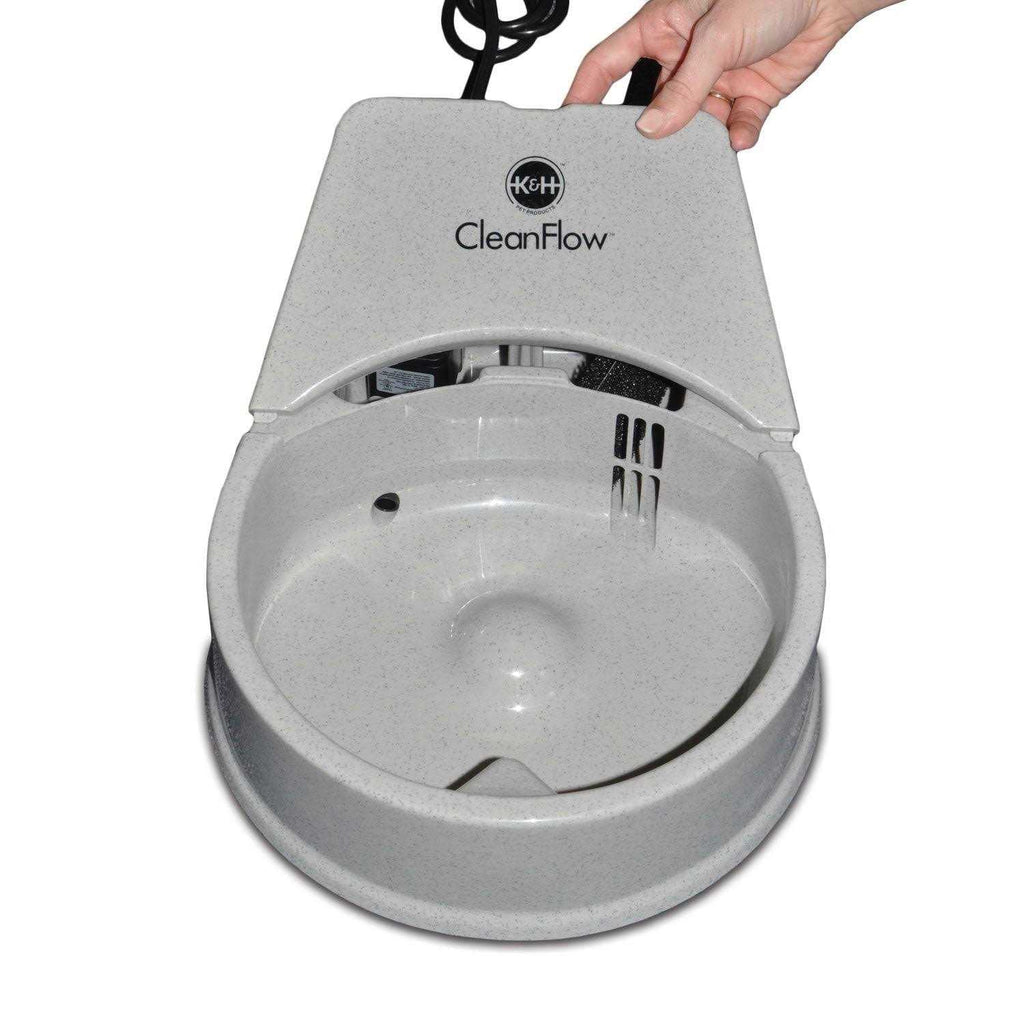 Clean Flow Pet Bowl with Reservoir L226110