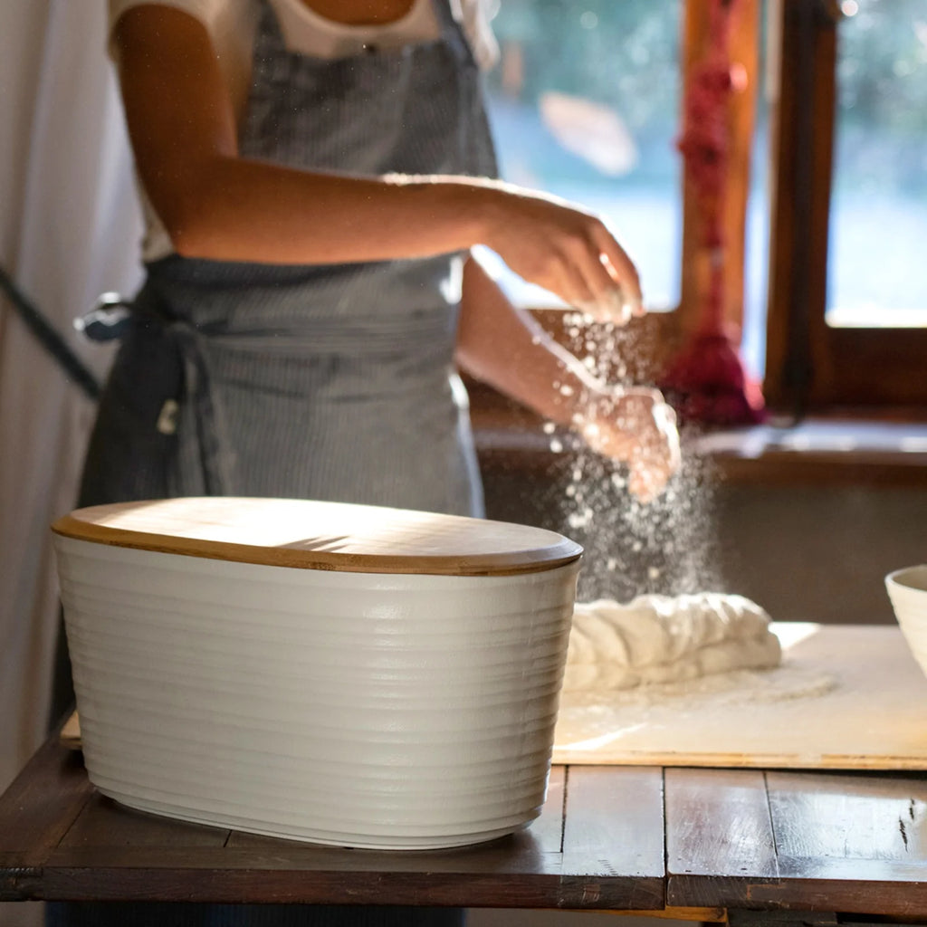 Bread Bin Z587