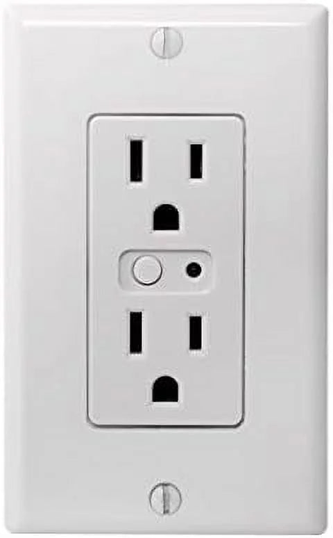 White Z-Wave Single Wall Outlet F69891