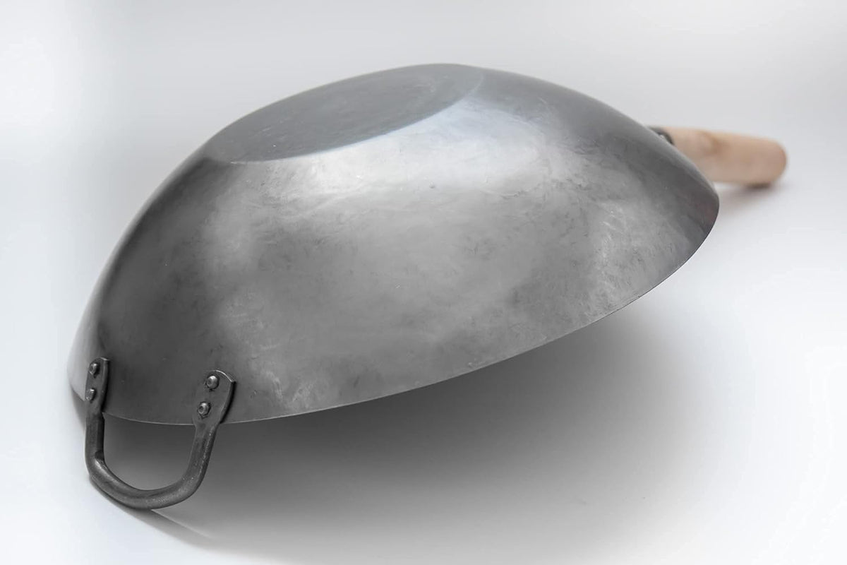Flat Hand Hammered Carbon Steel Wok with Helper Handle 14 Inch M824436