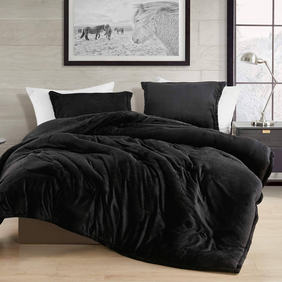 Oversized King Black Comforter T40471