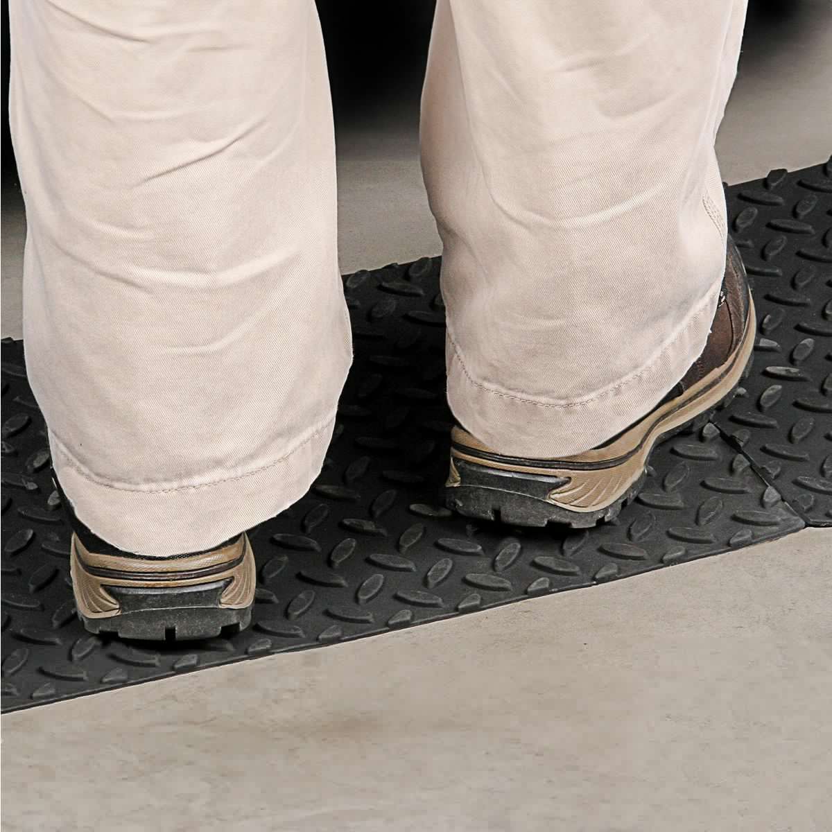 Self-Adhesive Rubber Safety Mat with Tread Surface R130