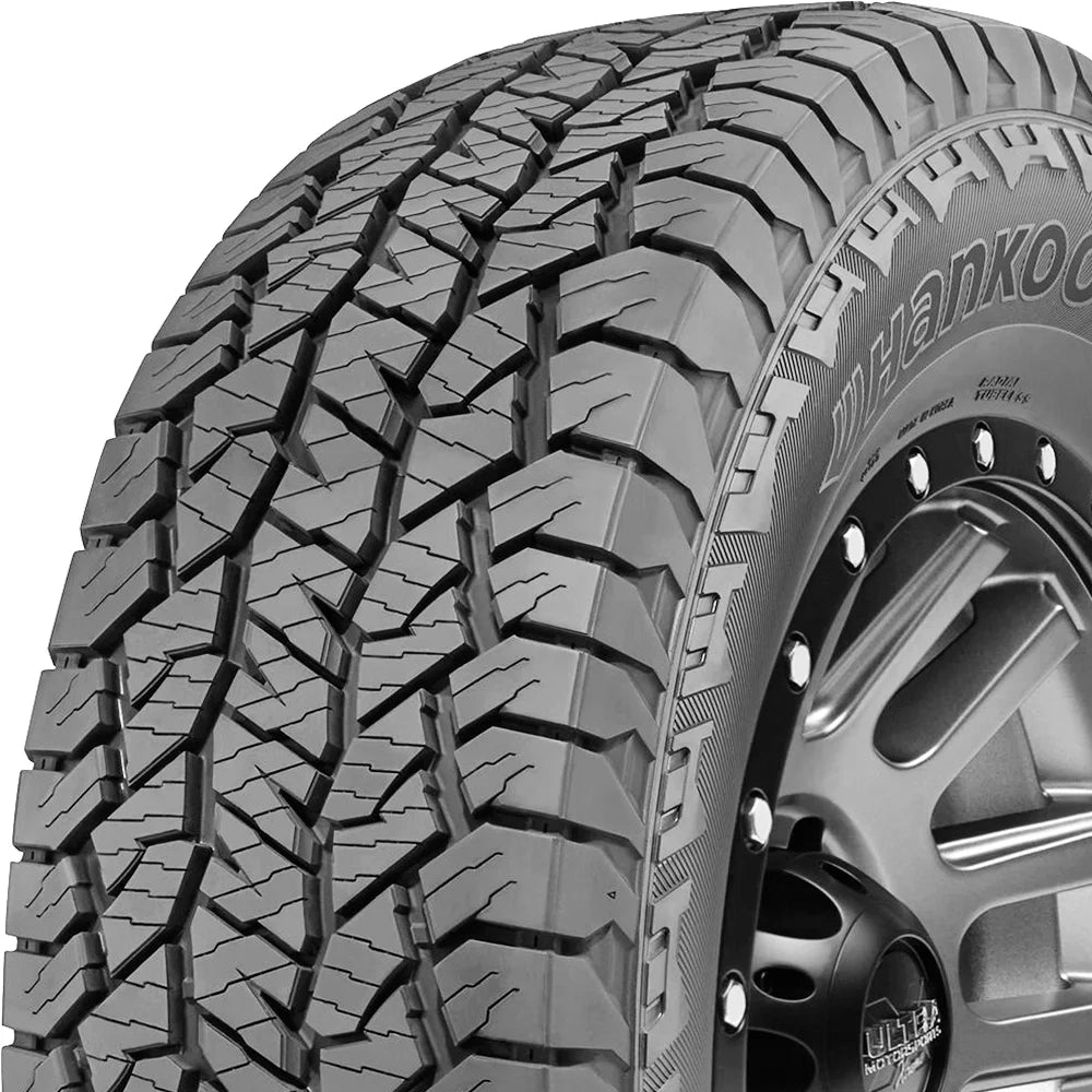 255/70R18 113T Tire B3037