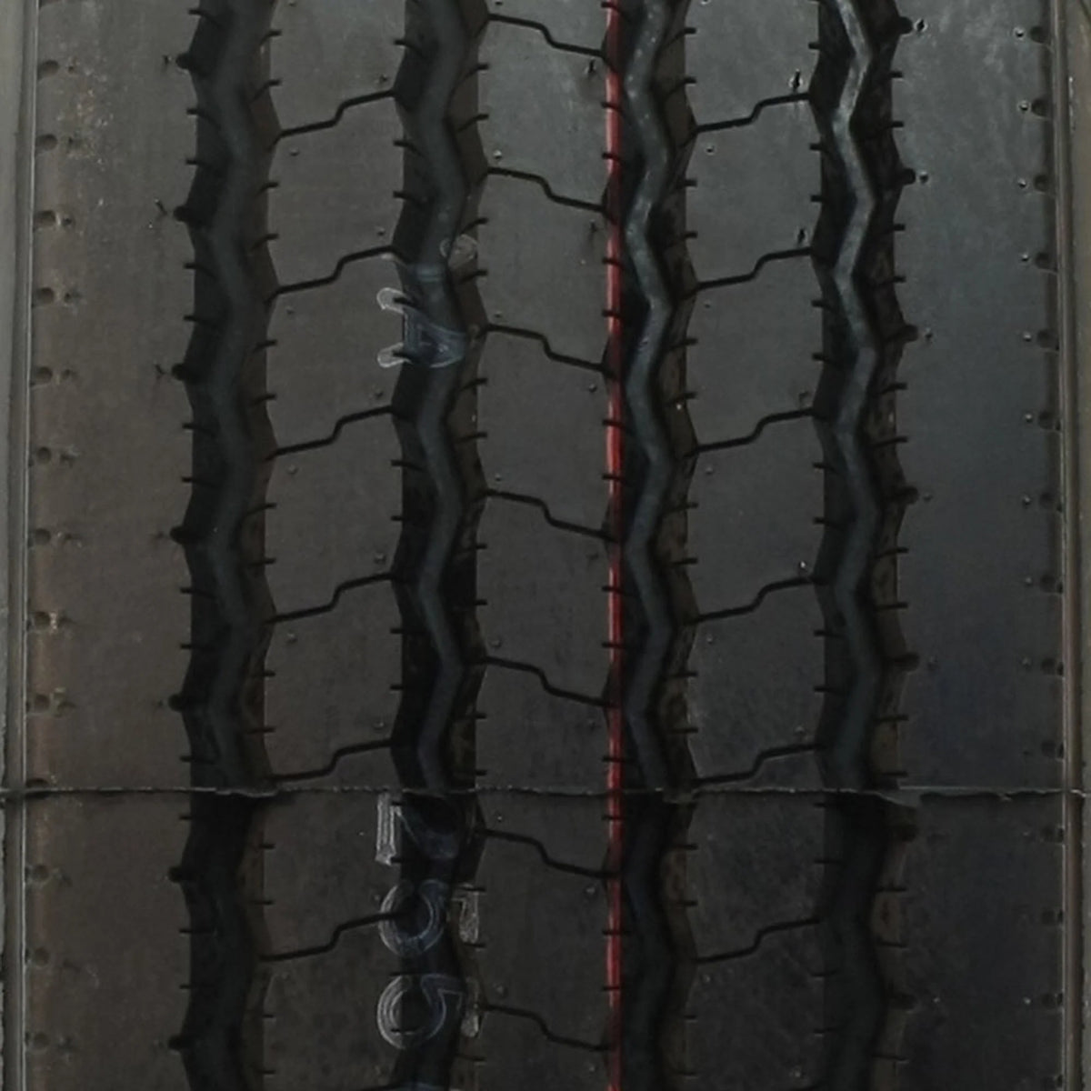 235/75R17.5 Commercial Tire Z865