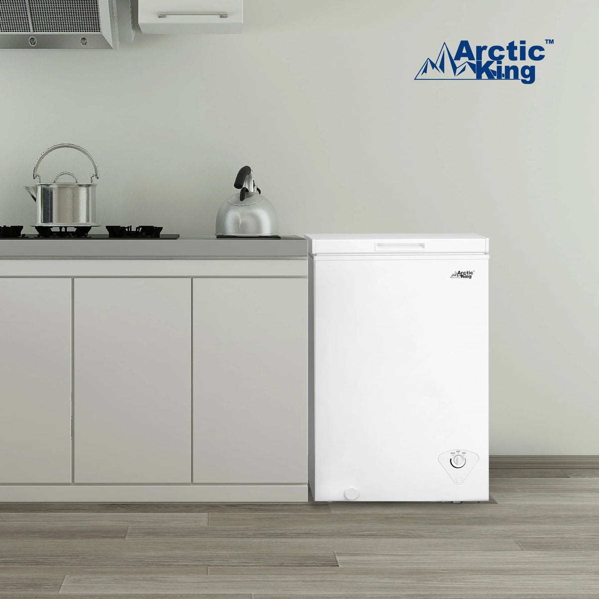 White 3.5 Cu ft Chest Freezer J2865